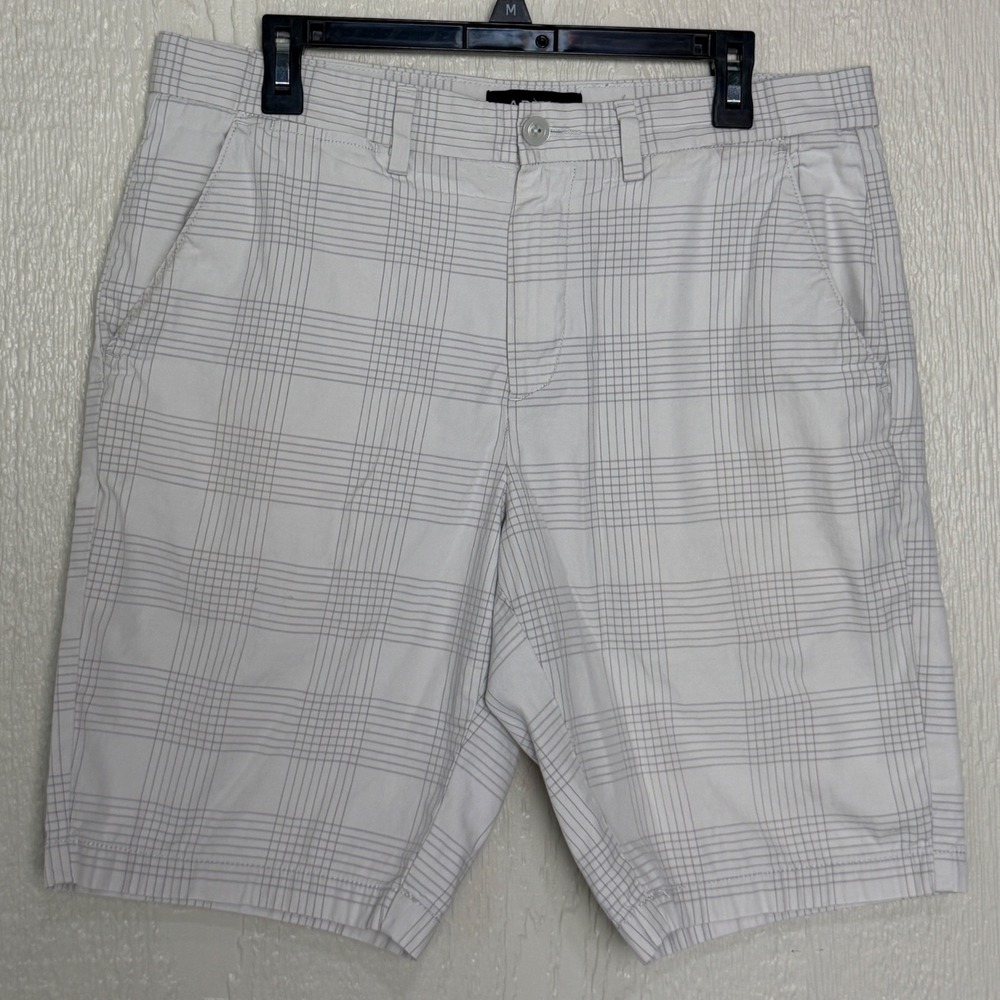 Apt. 9 Mens Size 33 Gray White Plaid Flat Front Stretch Chino Shorts Golf EUC